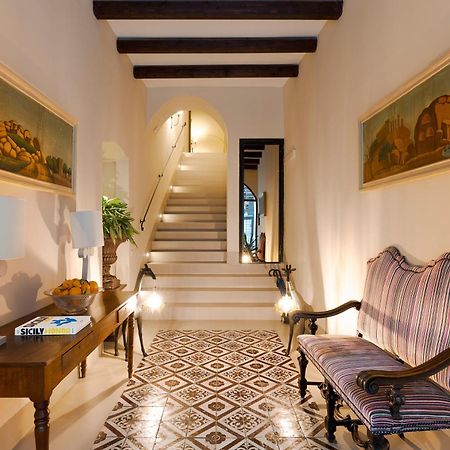 Palazzo Arone Dei Baroni Di Valentino Hotel Palermo Exterior photo
